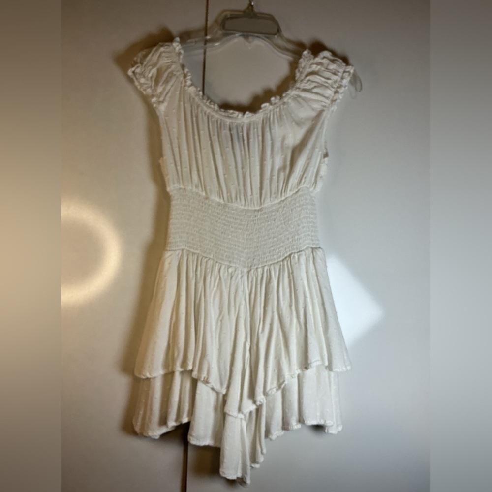 Princess Polly White Ruffled RomperA0175 - Picture 2 of 5